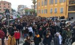 Centinaia di studenti in piazza per una scuola più calda e sicura