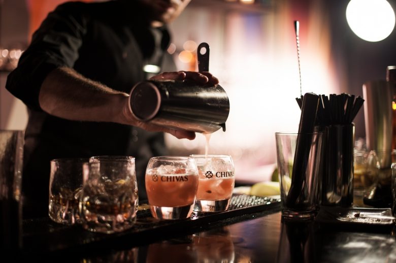 Vallecrosia: corso gratuito per diventare barman