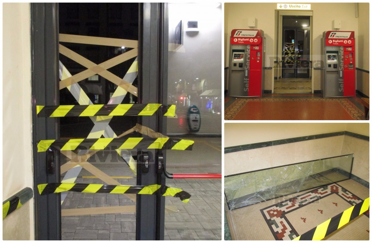 Bordighera in mano ai vandali: spaccata una porta della stazione