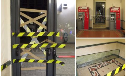 Bordighera in mano ai vandali: spaccata una porta della stazione