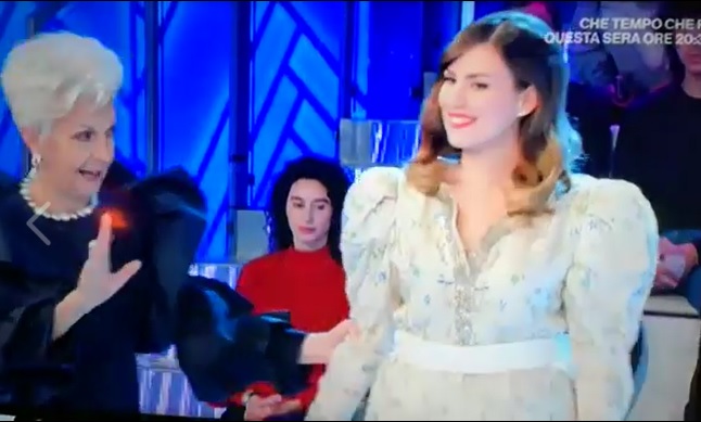 Erika Rotondaro modella per Roberto Capucci