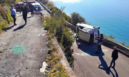 Tragedia sfiorata a Ventimiglia: donna si cappotta con l'auto