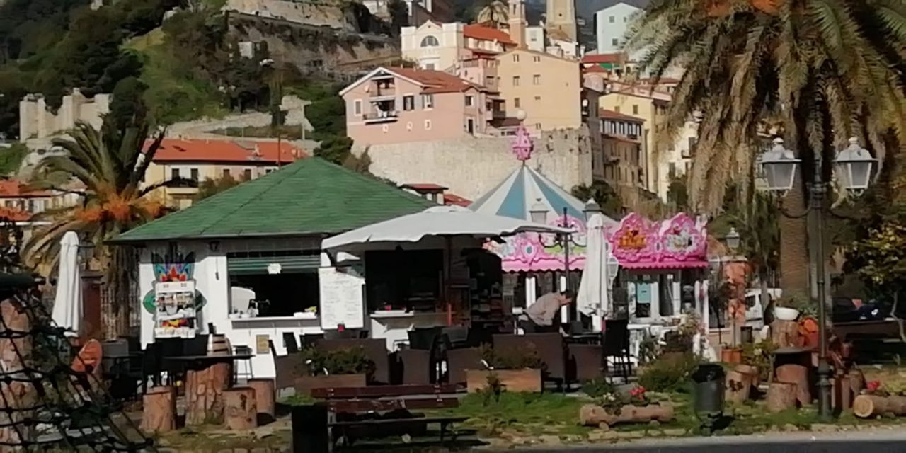 Furto nel bar dei giardini pubblici di Ventimiglia
