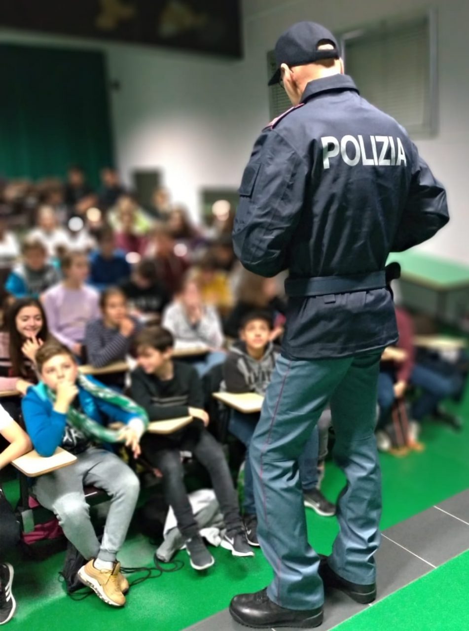 Ventimiglia: 110 studenti a lezione contro i rischi del web