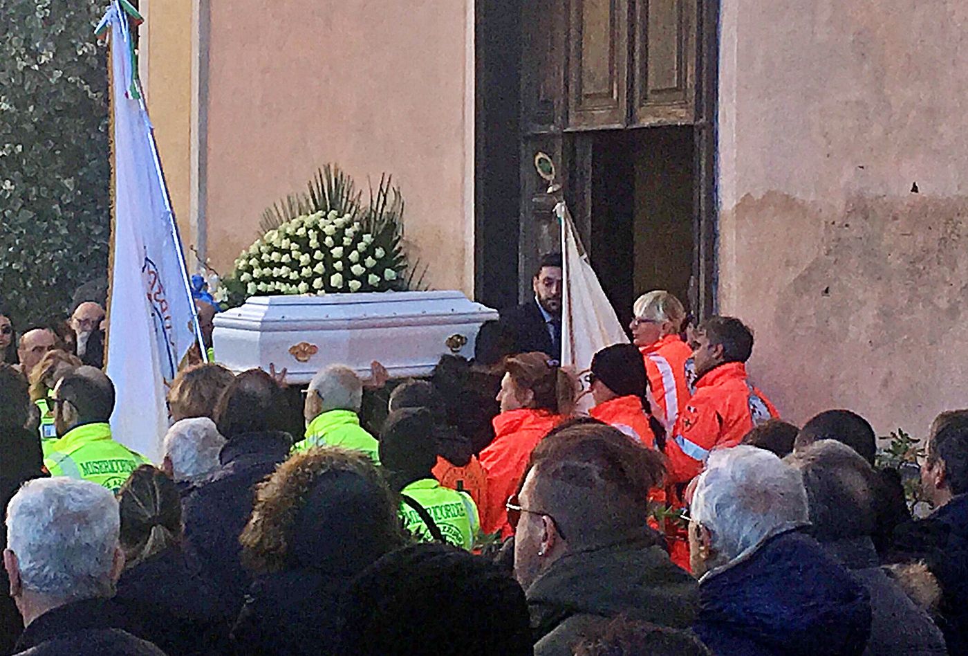 Funerali bimbomorto Alessandro Carassale Bordighera_10