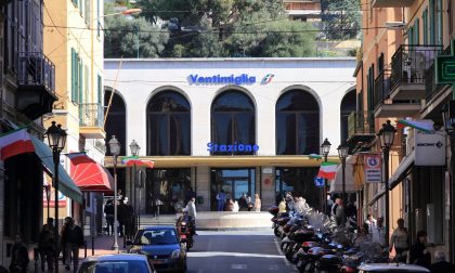 Nuova rotonda in piazza della stazione a Ventimiglia