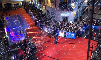 Loredana Bertè inaugura il red carpet del Festival di Sanremo. Foto e video