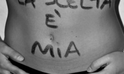 La denuncia del PD: le donne che vogliono abortire attraversano Ostetricia