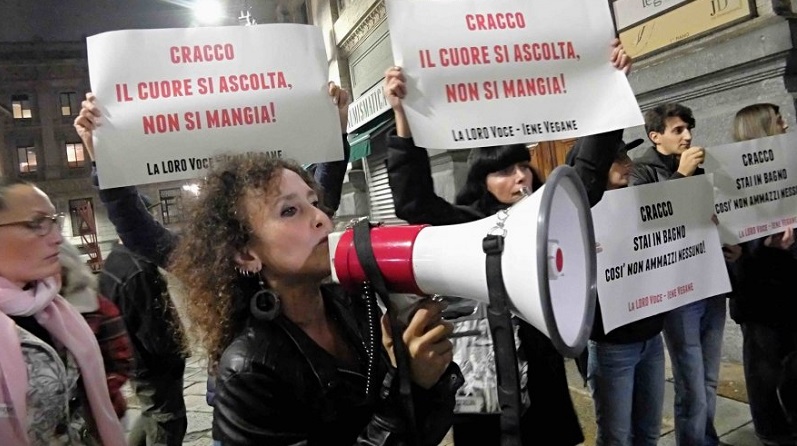 Le iene vegane manifestano domani davanti all’Ariston