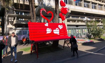 San Valentino, una panchina gigante dell’amore a Diano Marina