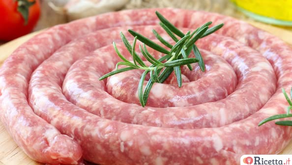 Troppo colorante nella salsiccia, il Ministero richiama il prodotto. Ecco i lotti
