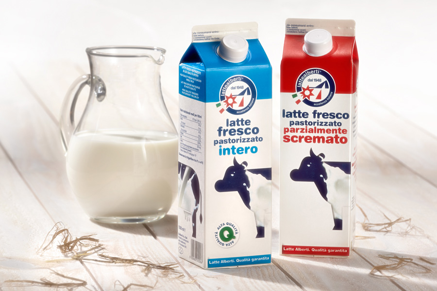 Croce Rossa riceve latte da distribuire ai bisognosi