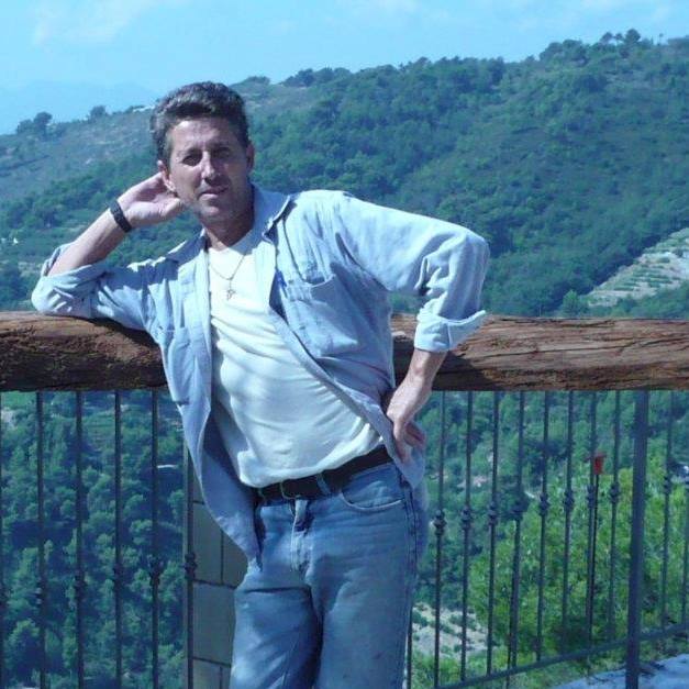 Addio a Rocco Serafino, morto a 55 anni: “aveva un sorriso per tutti”