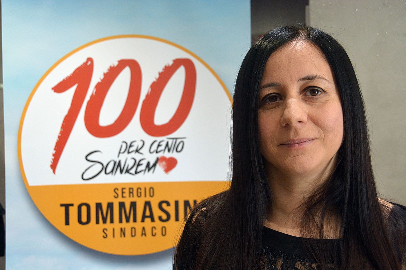 Angela Marano striscione candidata 100 x 100 Sanremo Tommassini_06