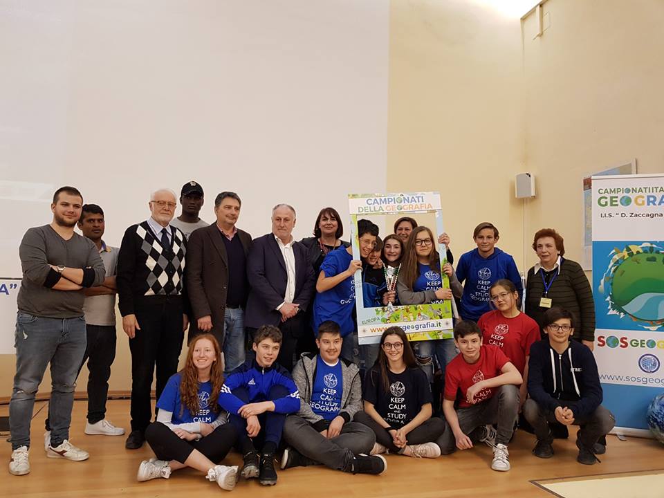 Studenti delle medie Calvino campioni italiani di geografia