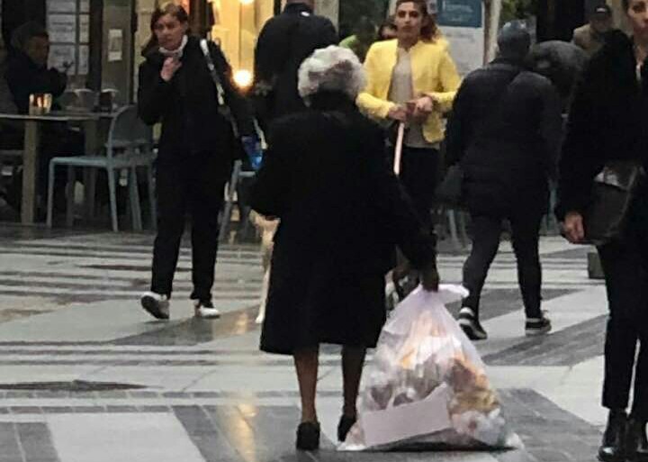 Sanremo al Centro replica alla campagna elettorale con la misteriosa anziana