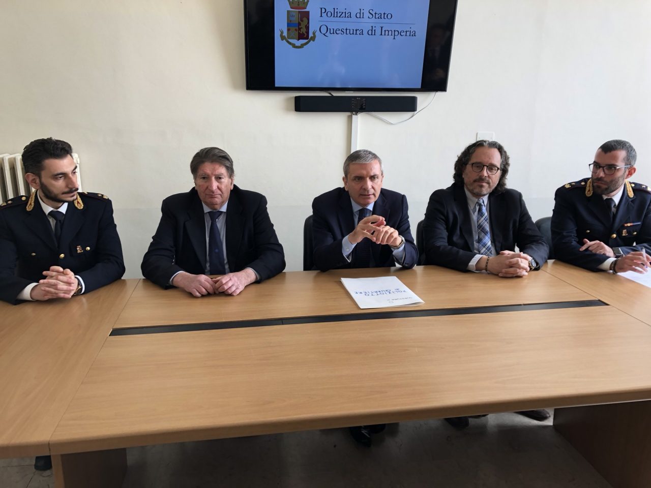 La polizia incontra i vertici di Confcommercio e Confesercenti