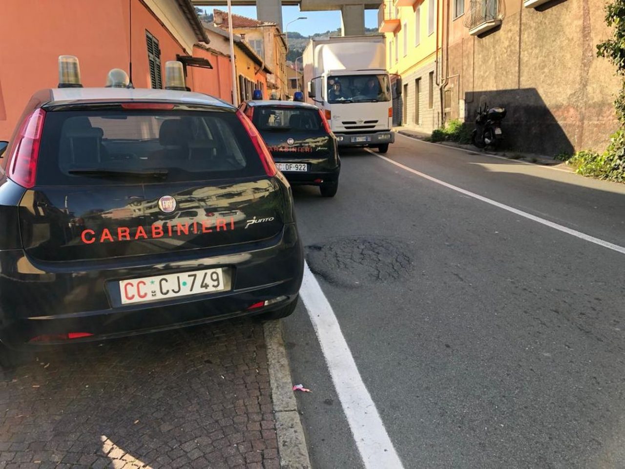 Malato psichiatrico dev’essere ricoverato, ma non apre ai soccorritori