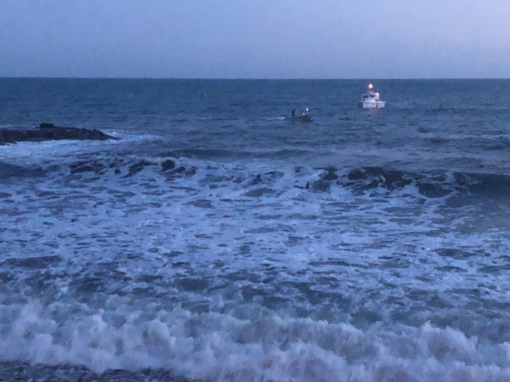 Avvistato corpo in mare al largo di  Imperia. Guardia Costiera in azione