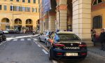 Uomo dà in escandescenza dagli assistenti sociali. Intervengono i Carabinieri