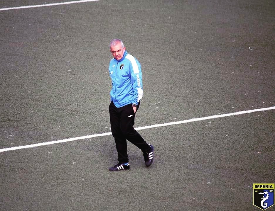 Allenatore sospeso per colpa dell’Inps