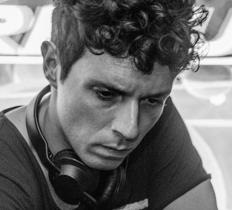 Dj imperiese al party per i 20 anni del gruppo rock Le Vibrazioni