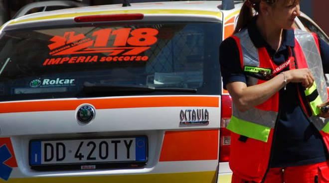 Trovato cadavere in una stanza d’albergo a Imperia, polizia sul posto
