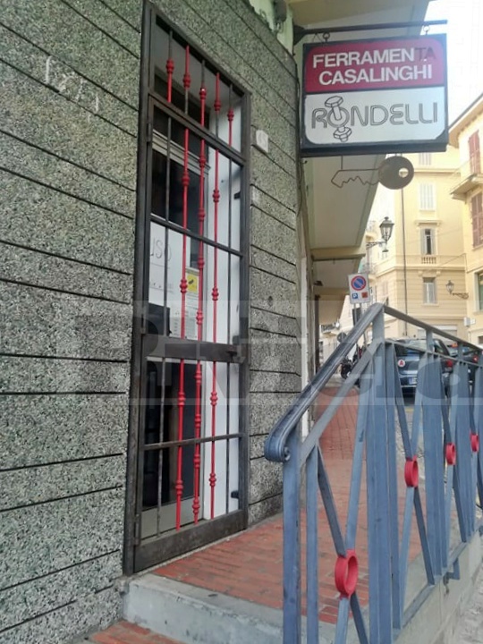 A Ospedaletti ferramenta chiude dopo 31 anni