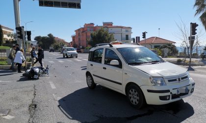 Schianto auto moto sull'Aurelia. Grave una donna