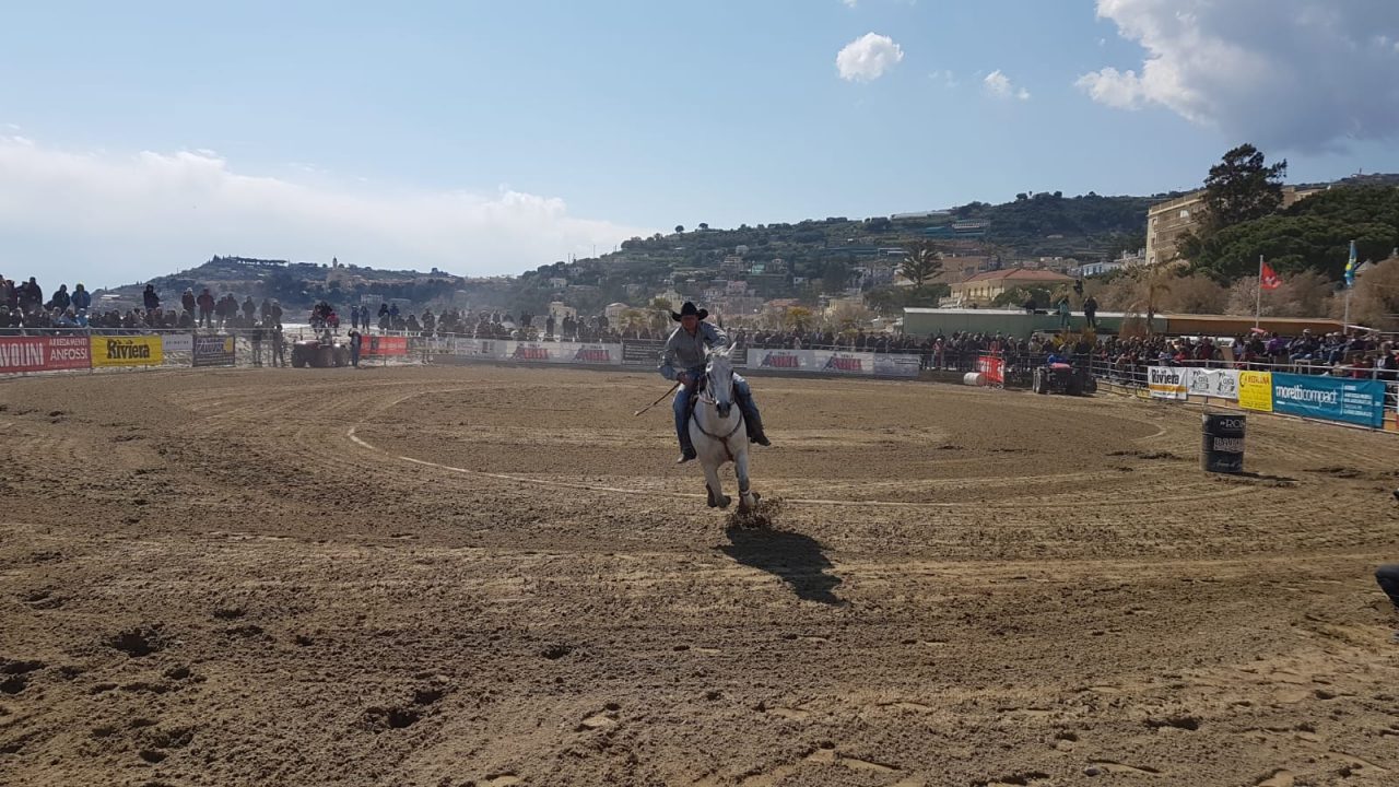 Barrel on the Beach, oggi il gran finale. Foto e video