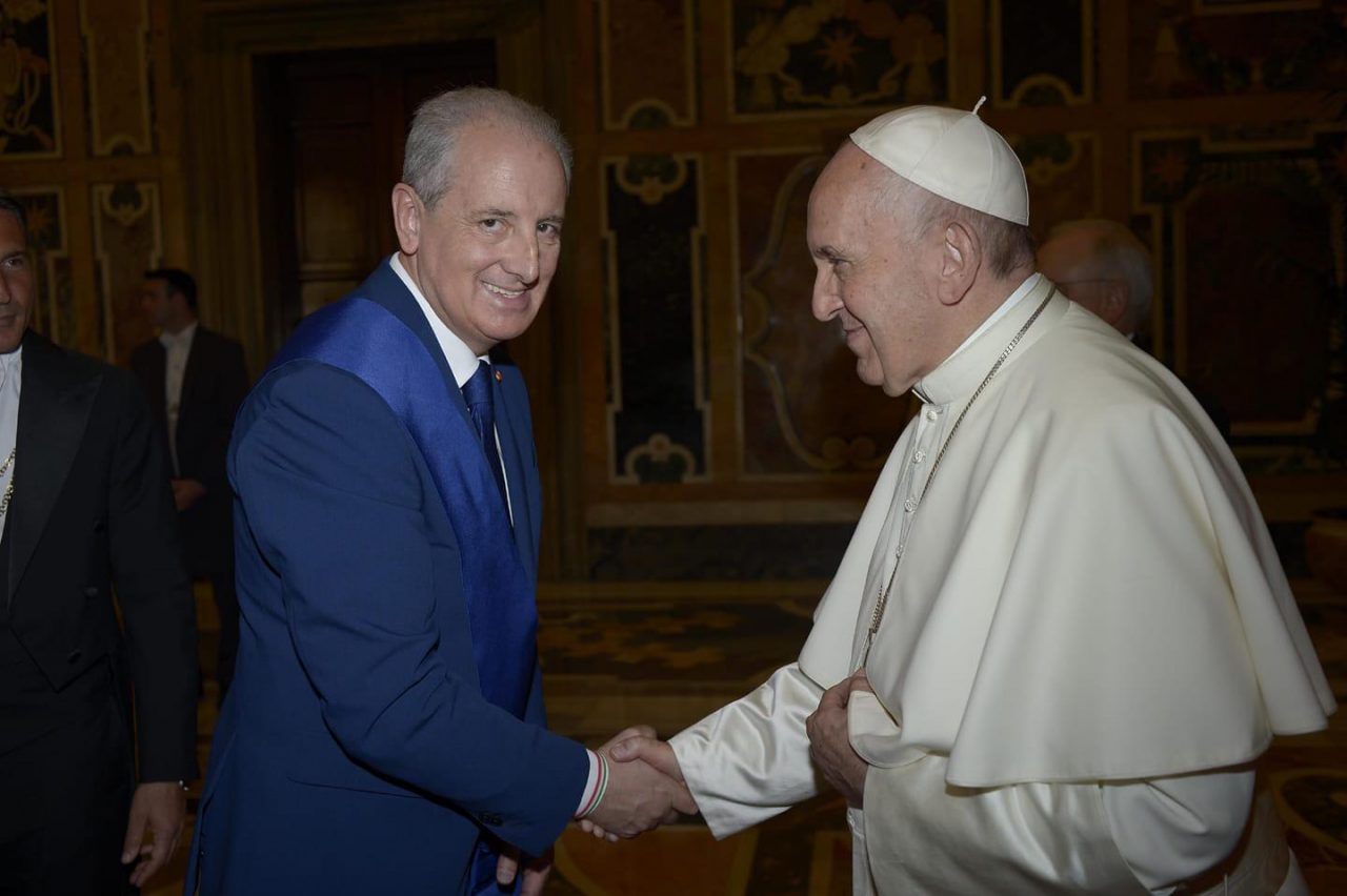 Il vicepresidente della Provincia Luigino Dellerba in udienza dal Papa