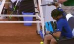 Fognini è una furia, dopo l'ennesimo errore spacca tre racchette