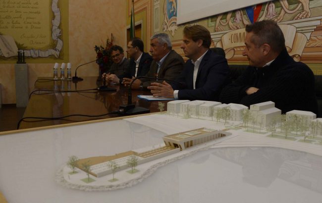 Il Comitato Diano Marina Ciclabile in Ferrovia sull’ecomostro: “Tanto vale asfaltare le spiagge”