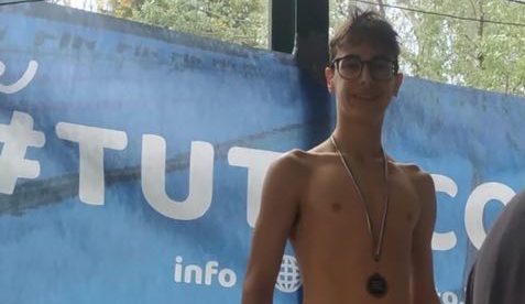 Il giovane Leon Paolo Spano secondo nei 200metri Rana