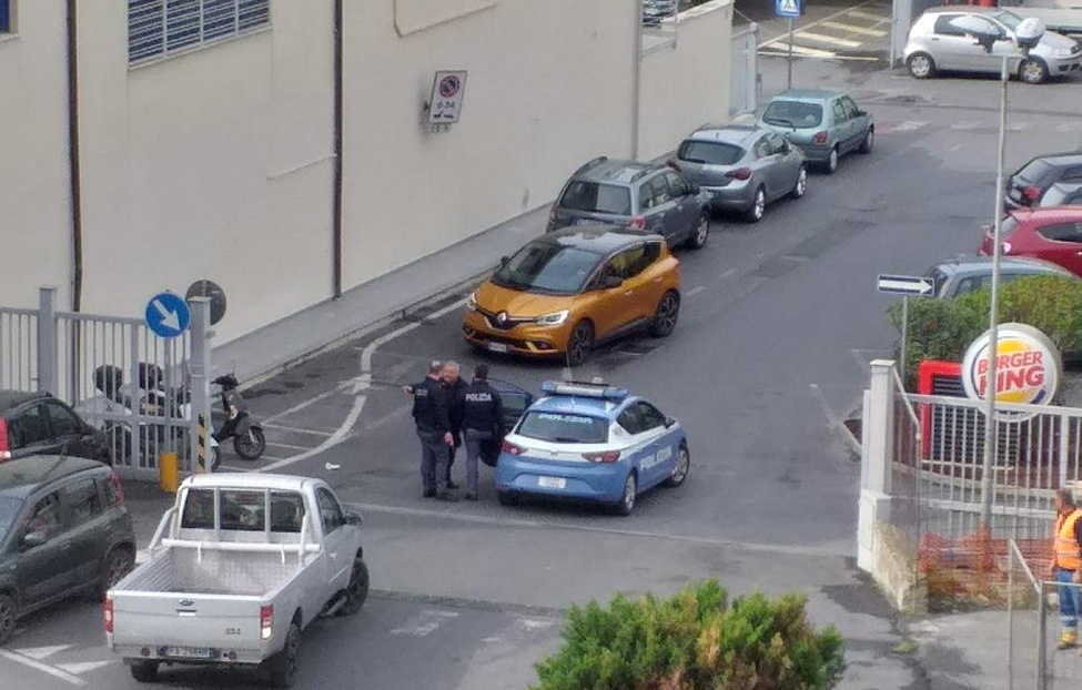 Imperia: controllore RT sbattuto a terra da passeggero senza biglietto