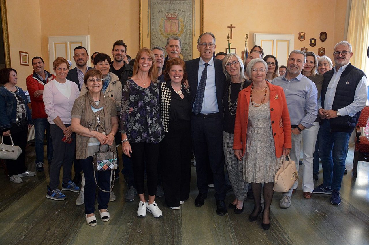 Alberto Biancheri si (re)insedia a Palazzo Bellevue e si commuove