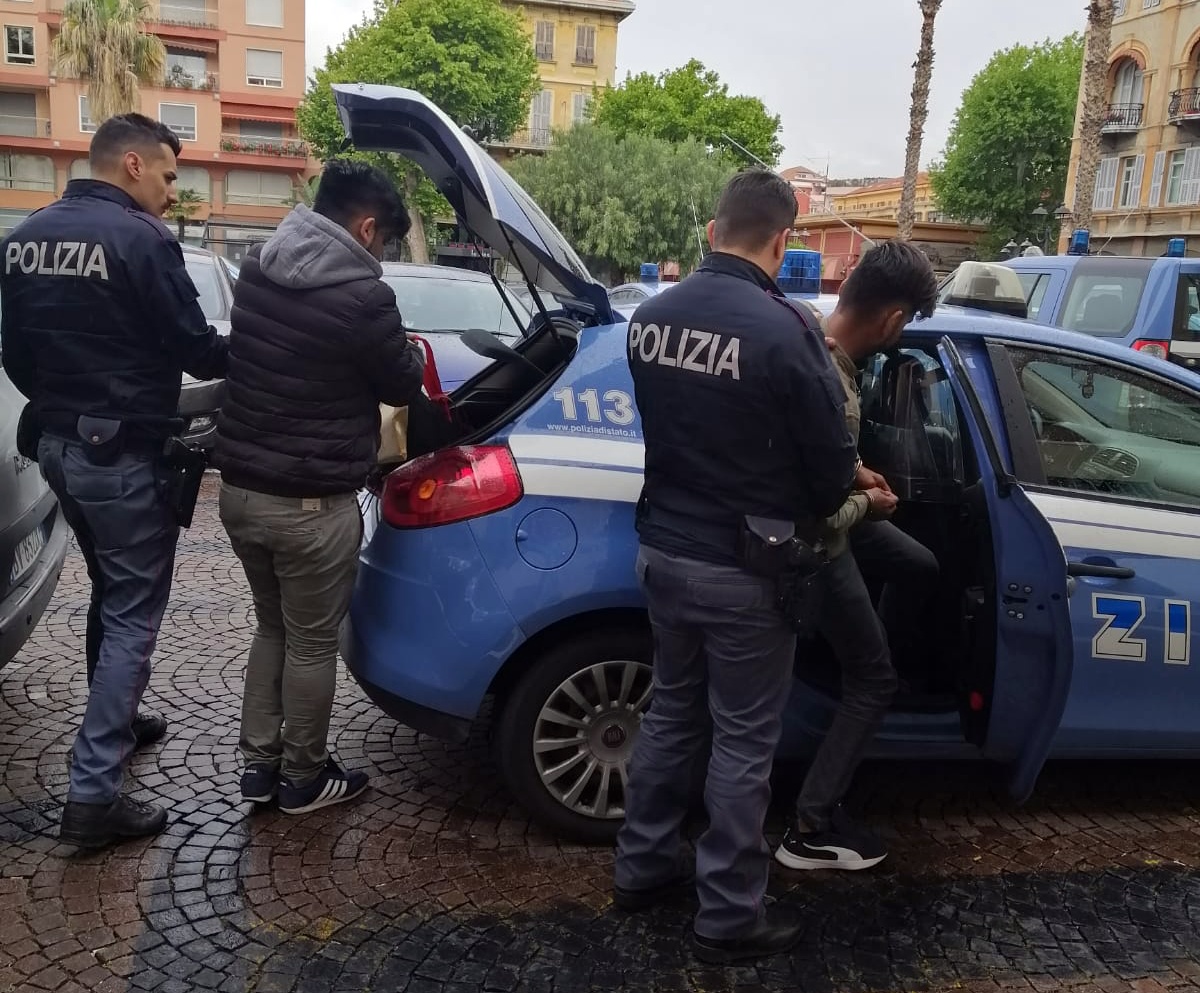 Arrestato passeur migranti Ventimiglia Polizia di frontiera_02