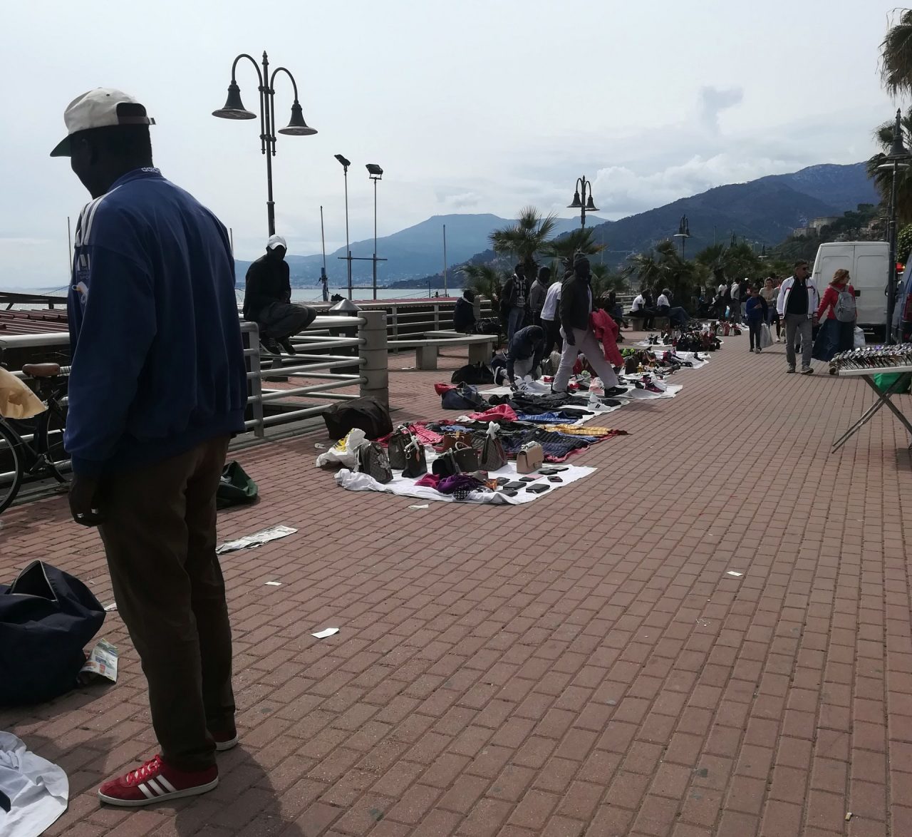 “A Ventimiglia due mercati del venerdì, uno è illegale”