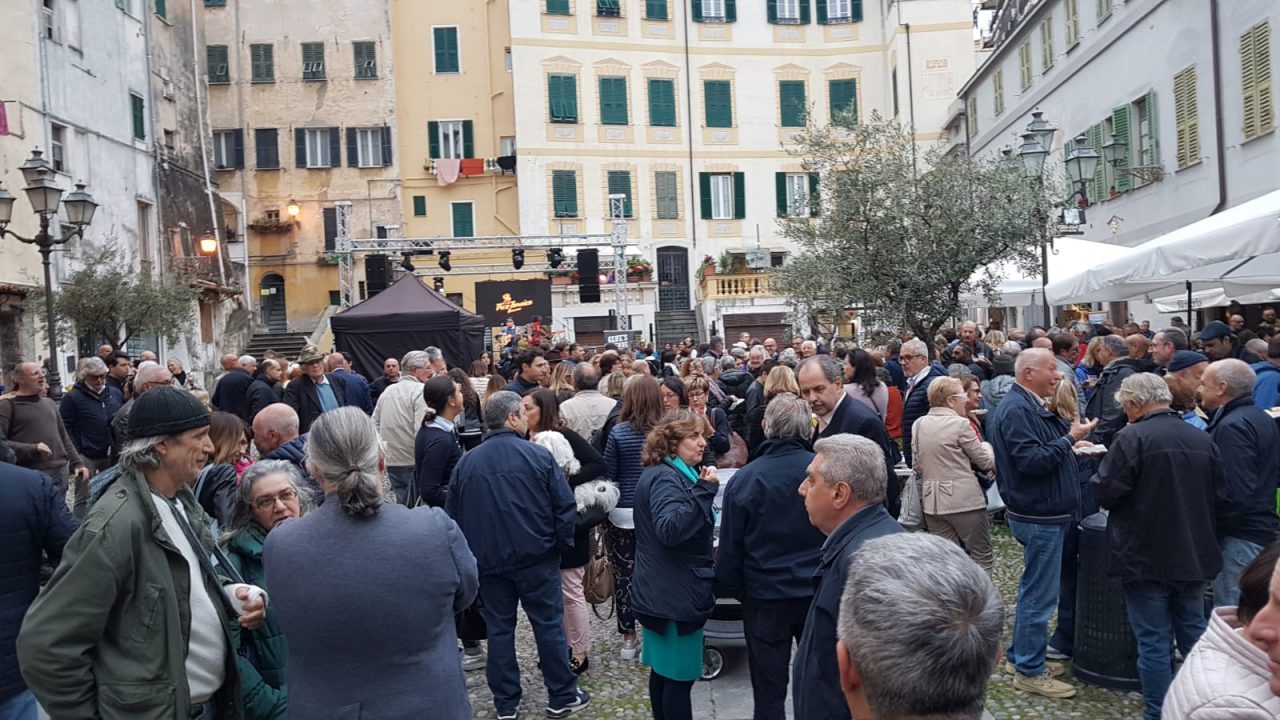 Grande festa per Alberto Biancheri  in Piazza San Siro