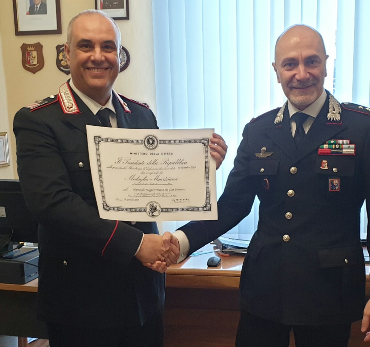 Luogotenente Brocchi di Imperia insignito della Medaglia Mauriziana
