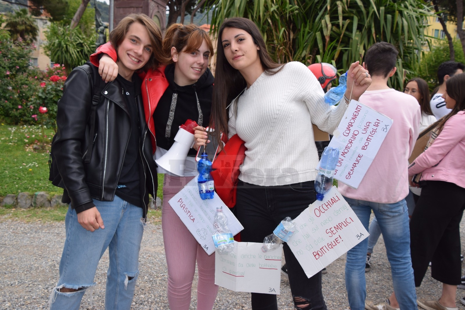 Manifestazione studenti clima scuola Ventimiglia Greta Thunberg_02