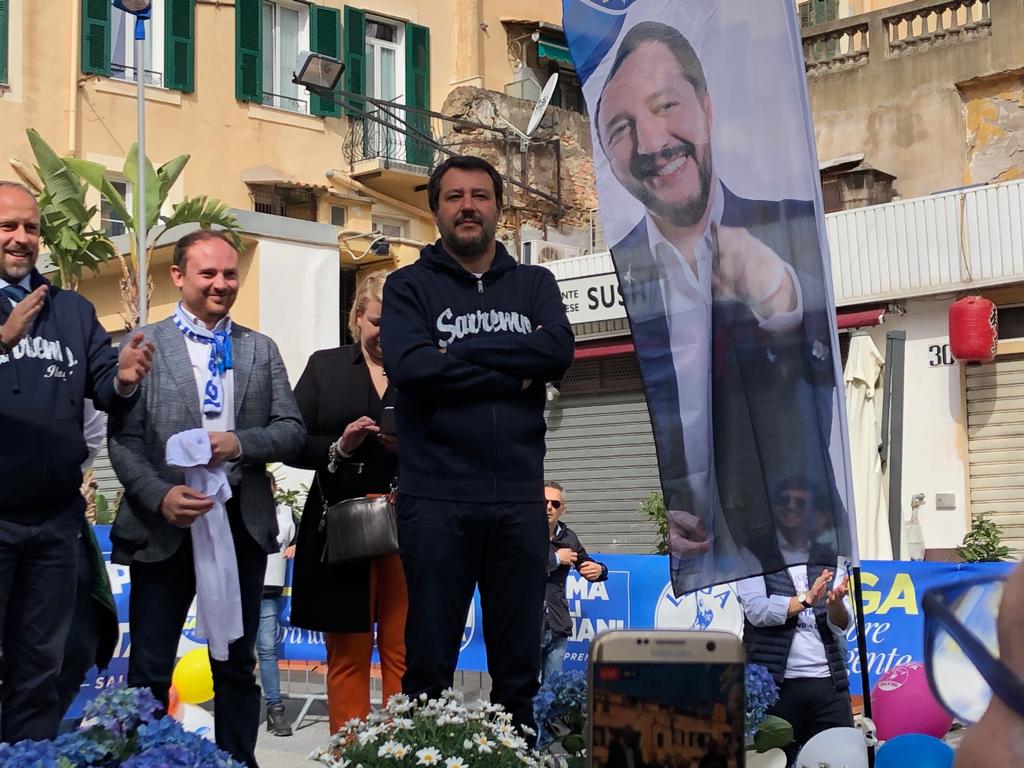 Sanremo accoglie il leader della Lega Matteo Salvini. FOTO E VIDEO
