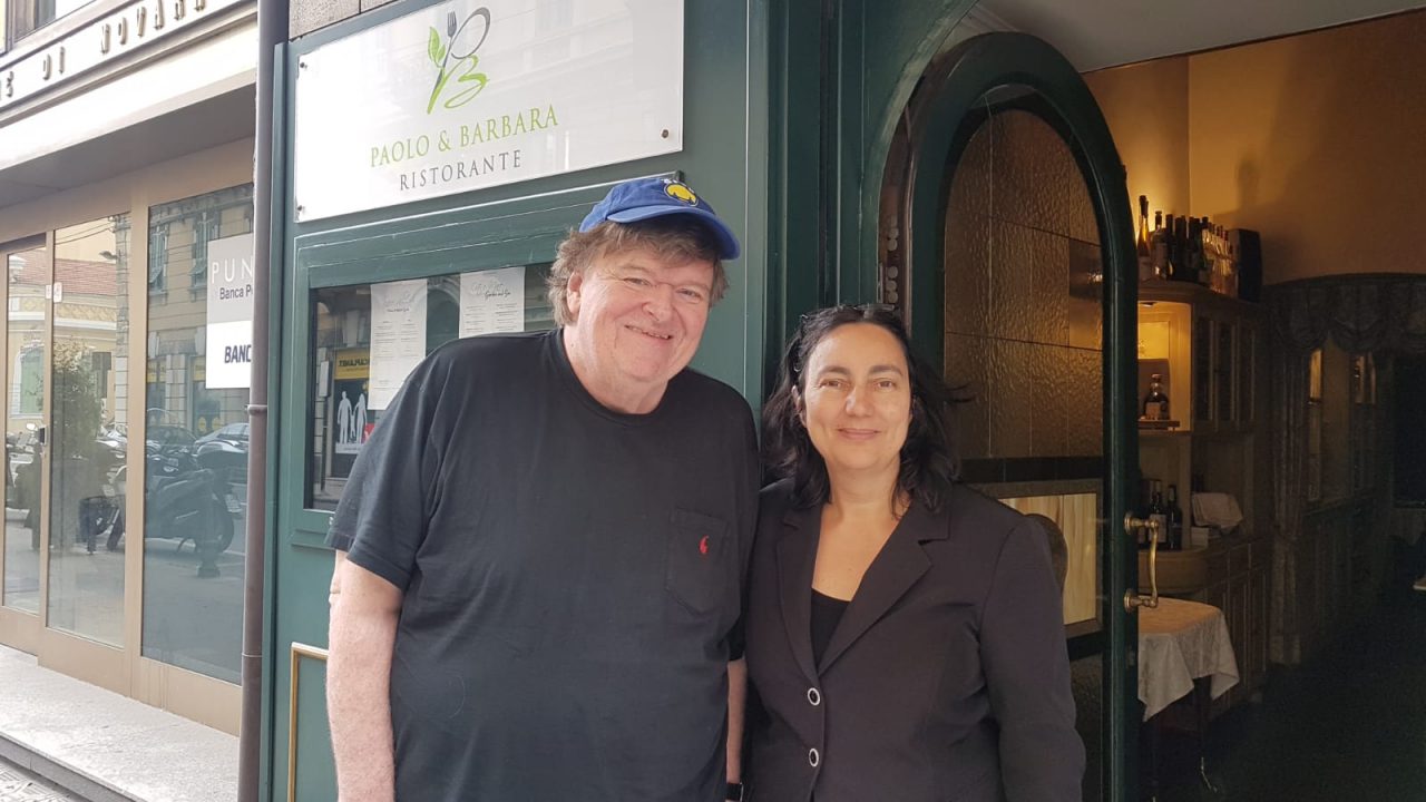Il regista Michael Moore pranza a Sanremo