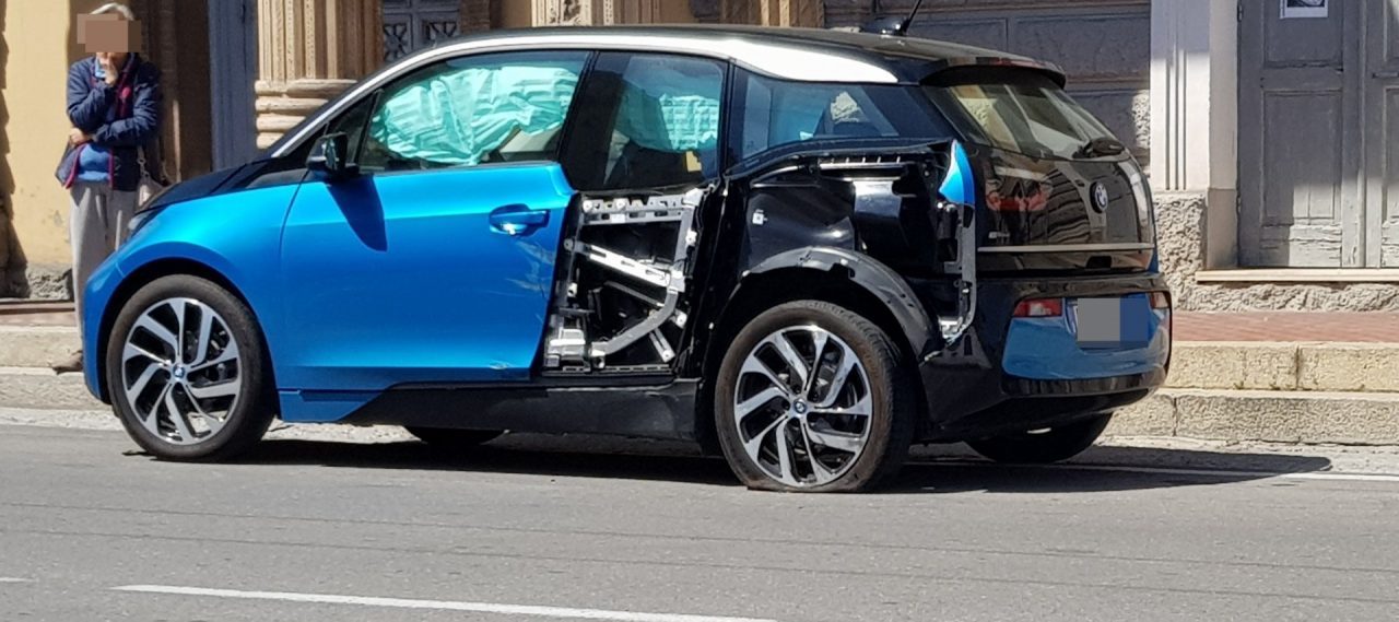 Schianto auto scooter sull’Aurelia