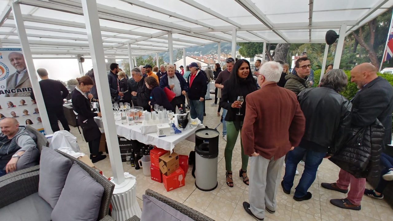 All’Alexandra l’aperitivo del gruppo “Ospedaletti per tutti”