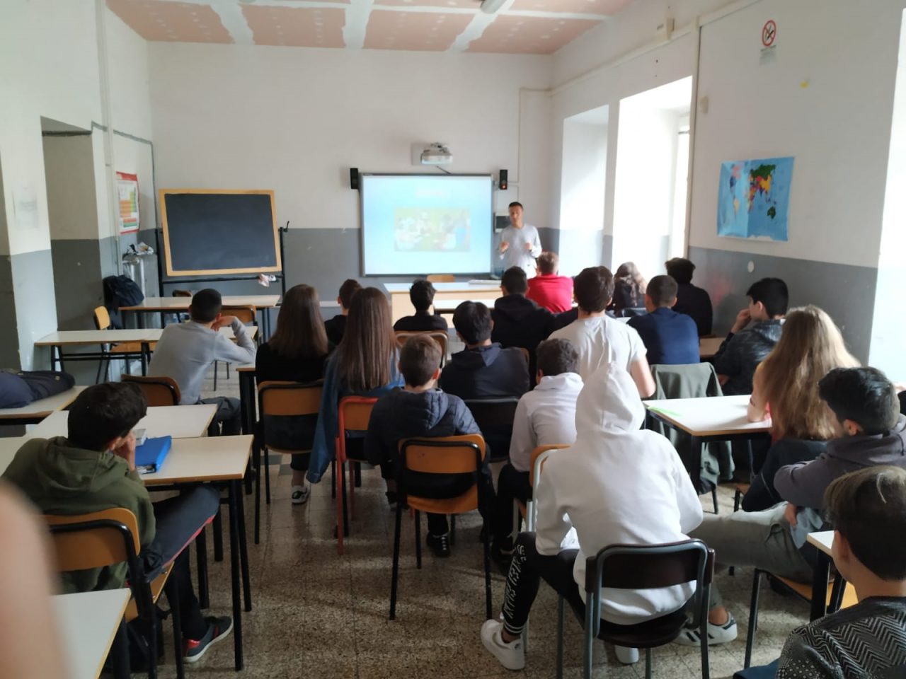 Cyberbullismo e fake news al Colombo di Sanremo