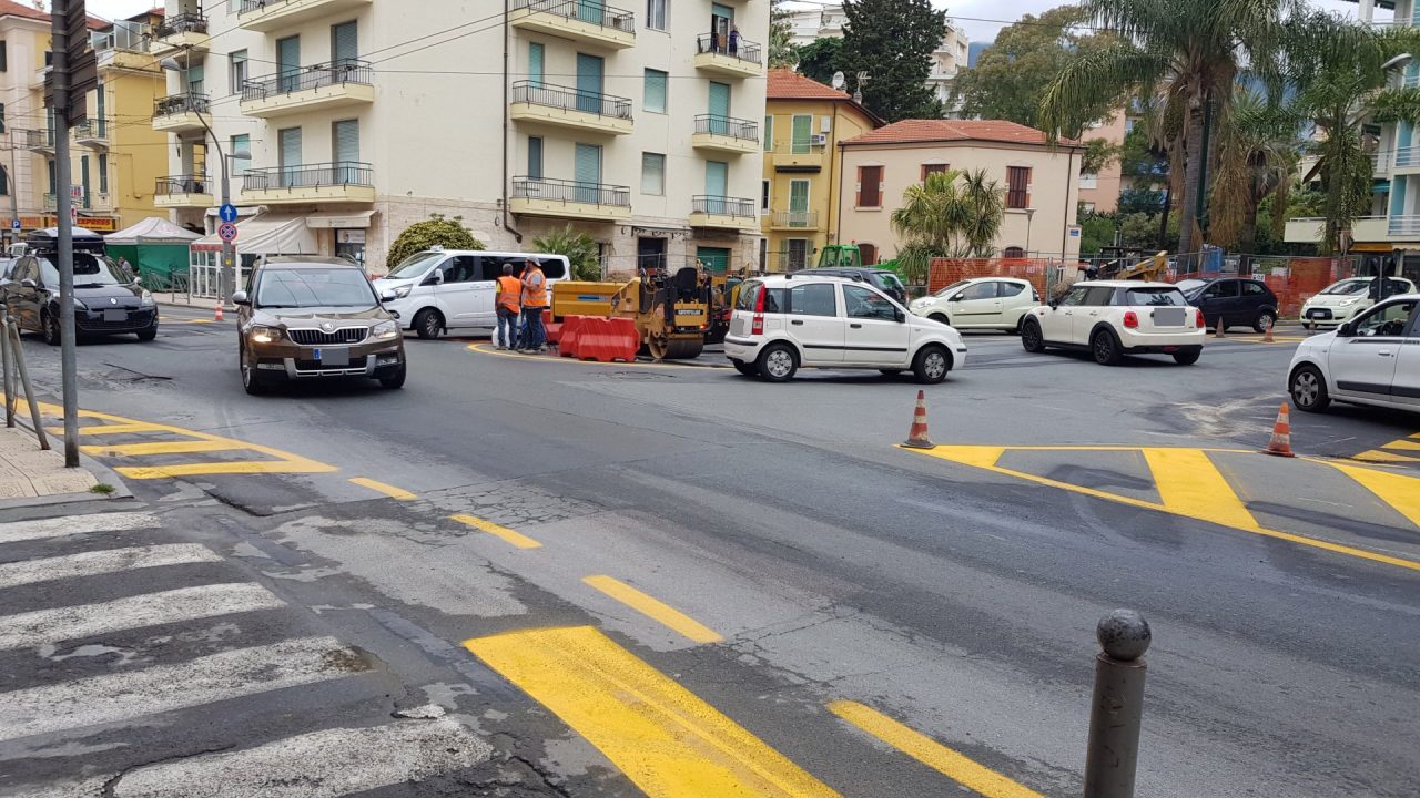 Da questa mattina La Foce ha la sua rotonda