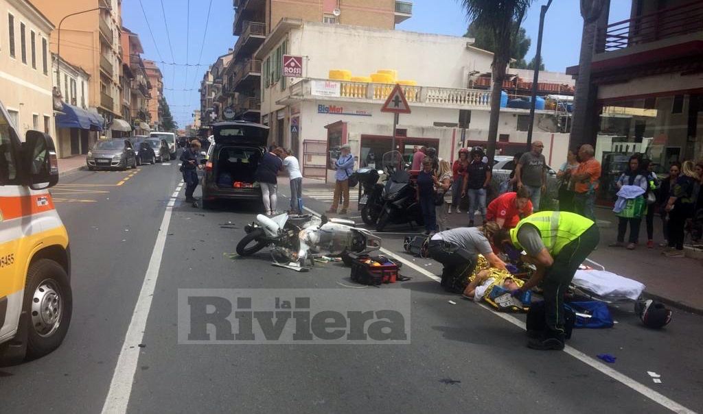 Incidente auto scooter Vallecrosia sorpasso