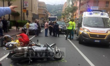 Frontale con un'auto durante il sorpasso a Vallecrosia