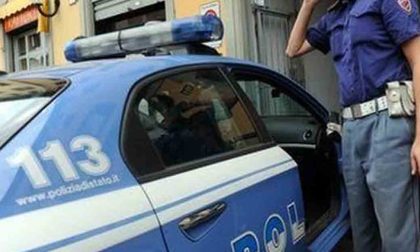 Un uomo trovato morto in ascensore a Sanremo, polizia sul posto